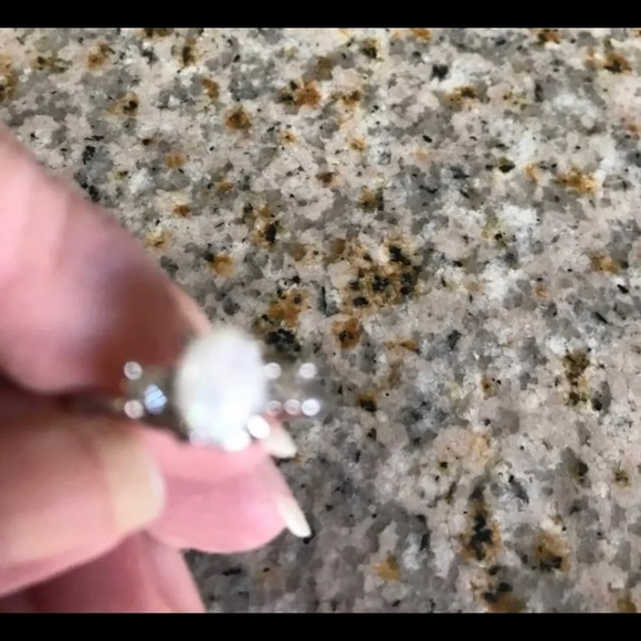 Fashion Rings/3 - Picture 2 of 5